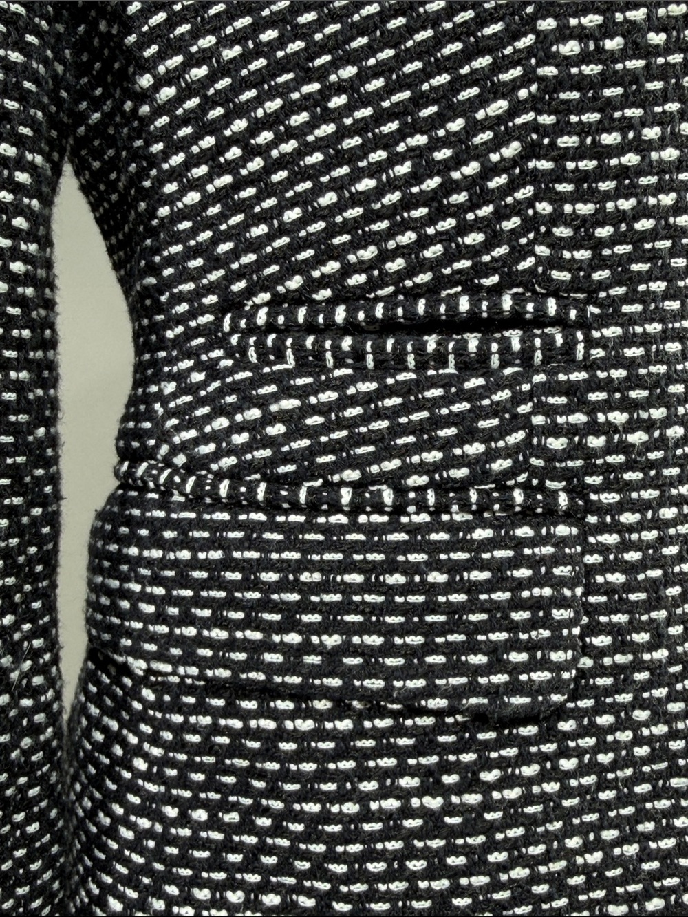 Banana Republic Black & White Knit Blazer (rack10) - Picture 5 of 13